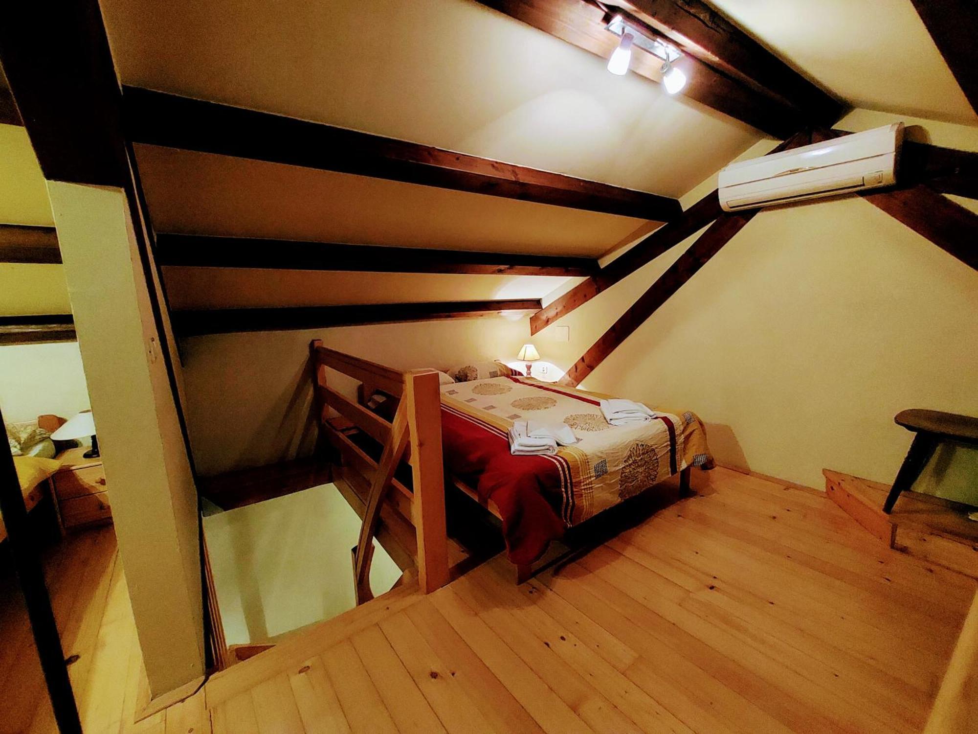 Apartment Valetovi Stanjel Bilik gambar