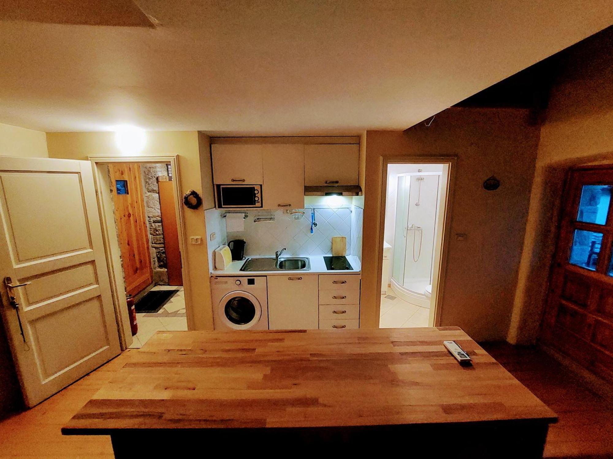 Apartment Valetovi Stanjel Bilik gambar