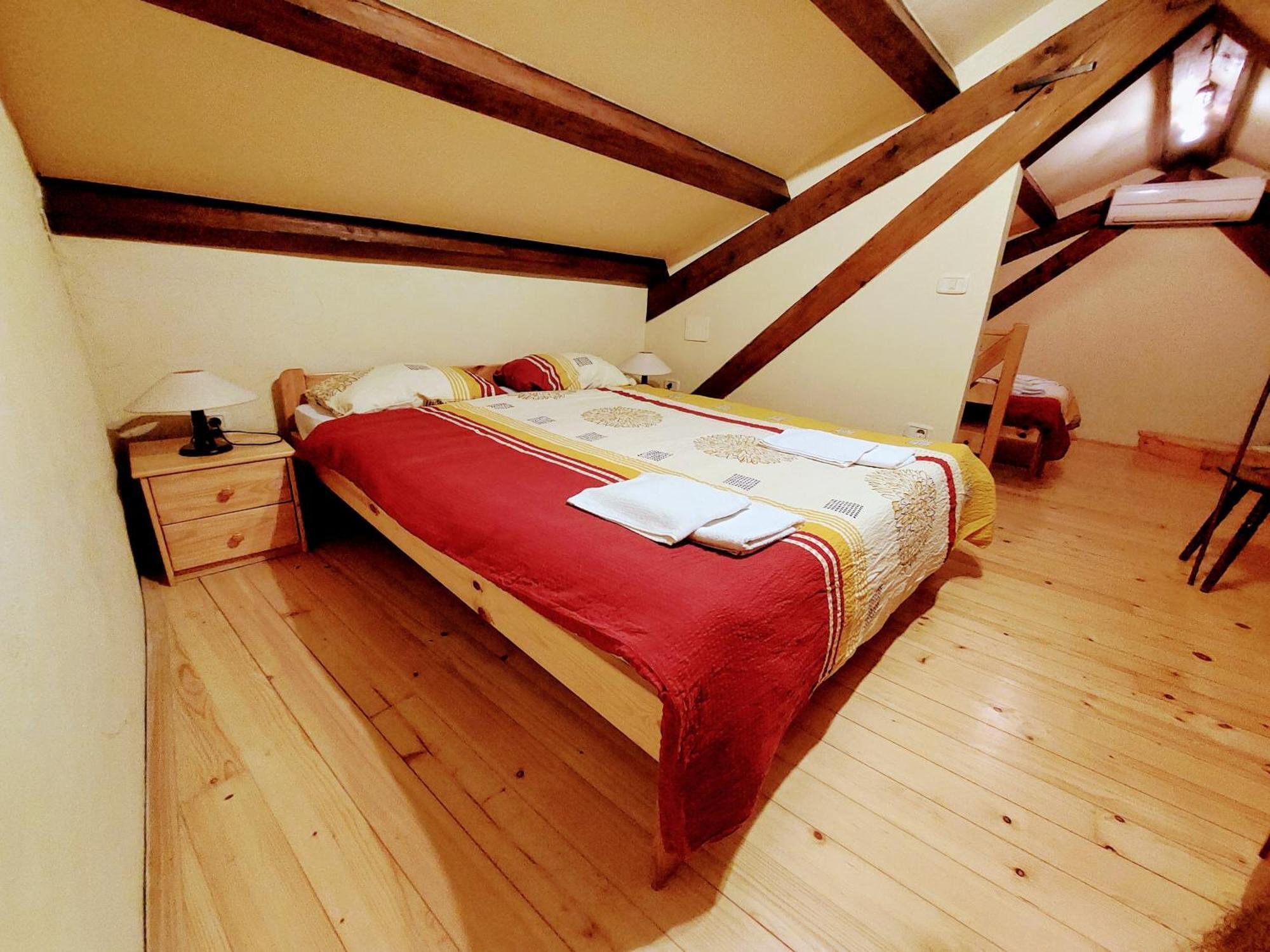 Apartment Valetovi Stanjel Bilik gambar