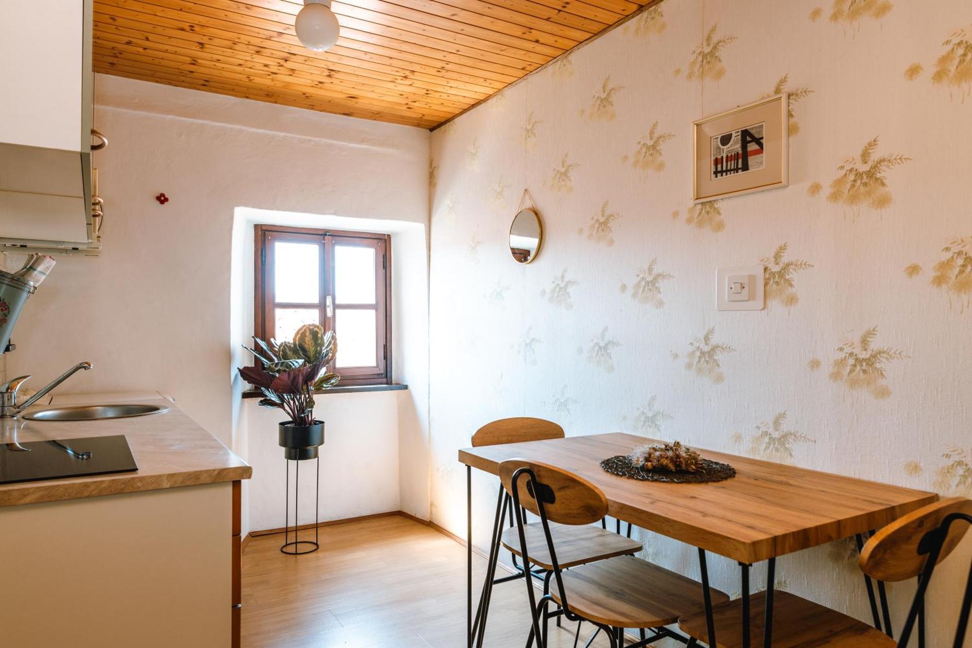 Apartment Valetovi Stanjel Luaran gambar